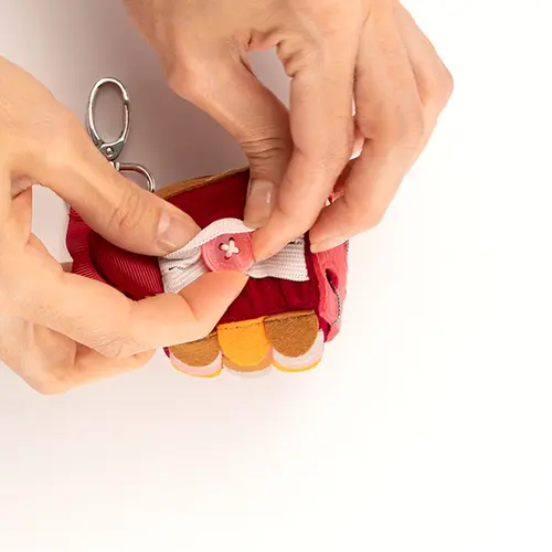 Jolly designs - Quiet Books Sensorische kubus - Ruali - the gentle one vanaf 36 maanden