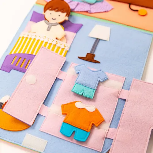 Jolly designs - Quiet Books Jolly Designs Travel Buddy Wonder Meadow Vilten Poppenhuis