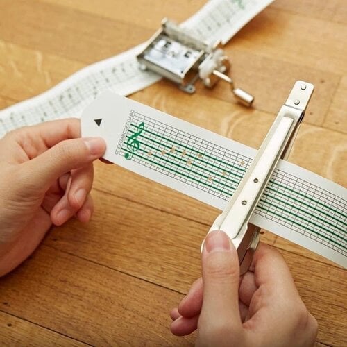 Kikkerland design Make Your Own Music Box | Zelf muziek maken en ontdekken Kikkerland design Make Your Own Music Box | Zelf muziek maken en ontdekken