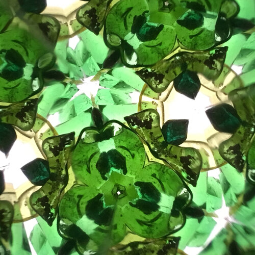AMBERKALEIDOSCOPE Handgemaakte houten caleidoscoop met barnsteen of gerecycled glas AMBERKALEIDOSCOPE Handgemaakte houten caleidoscoop met barnsteen of gerecycled glas