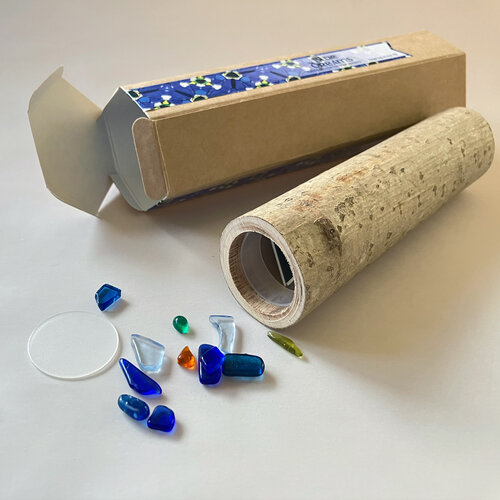 AMBERKALEIDOSCOPE Handgemaakte houten caleidoscoop met barnsteen of gerecycled glas AMBERKALEIDOSCOPE Handgemaakte houten caleidoscoop met barnsteen of gerecycled glas