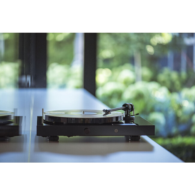Pro-Ject Jukebox E1 - OM 5E Hoogglans Zwart