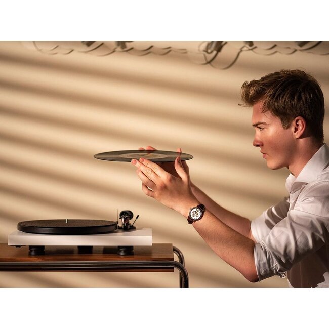 Pro-Ject Debut Carbon EVO Satijn Wit