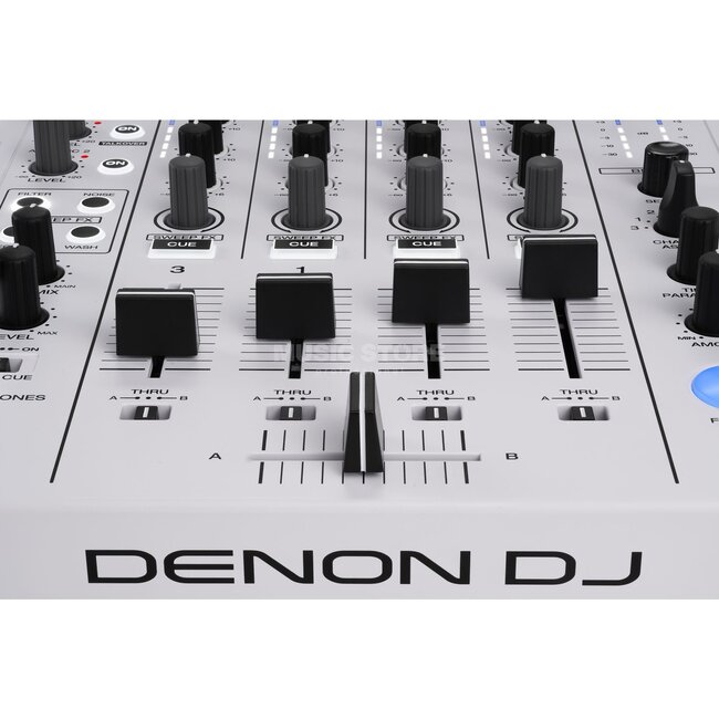 Denon Stand alone DJ controller - SC LIVE 4 White XEU
