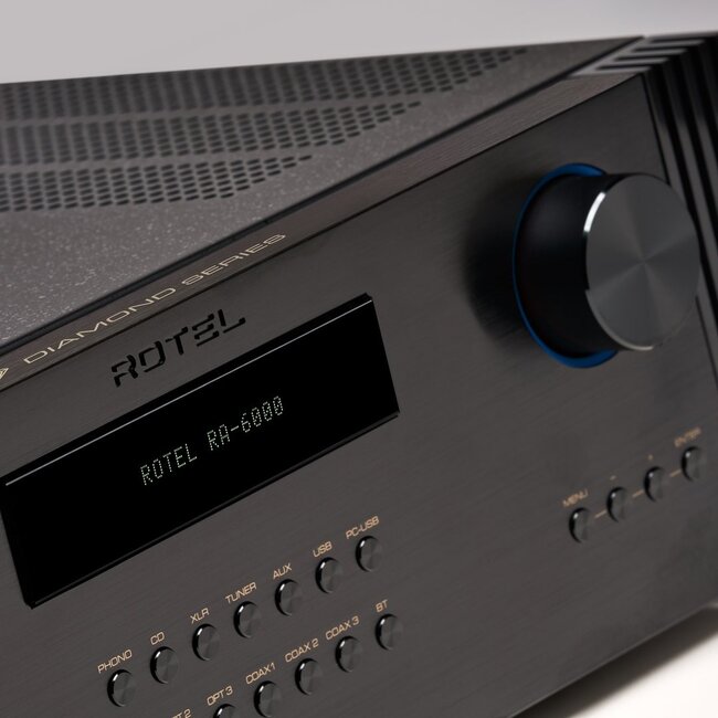 Rotel RA-6000 geïntegreerde versterker zwart