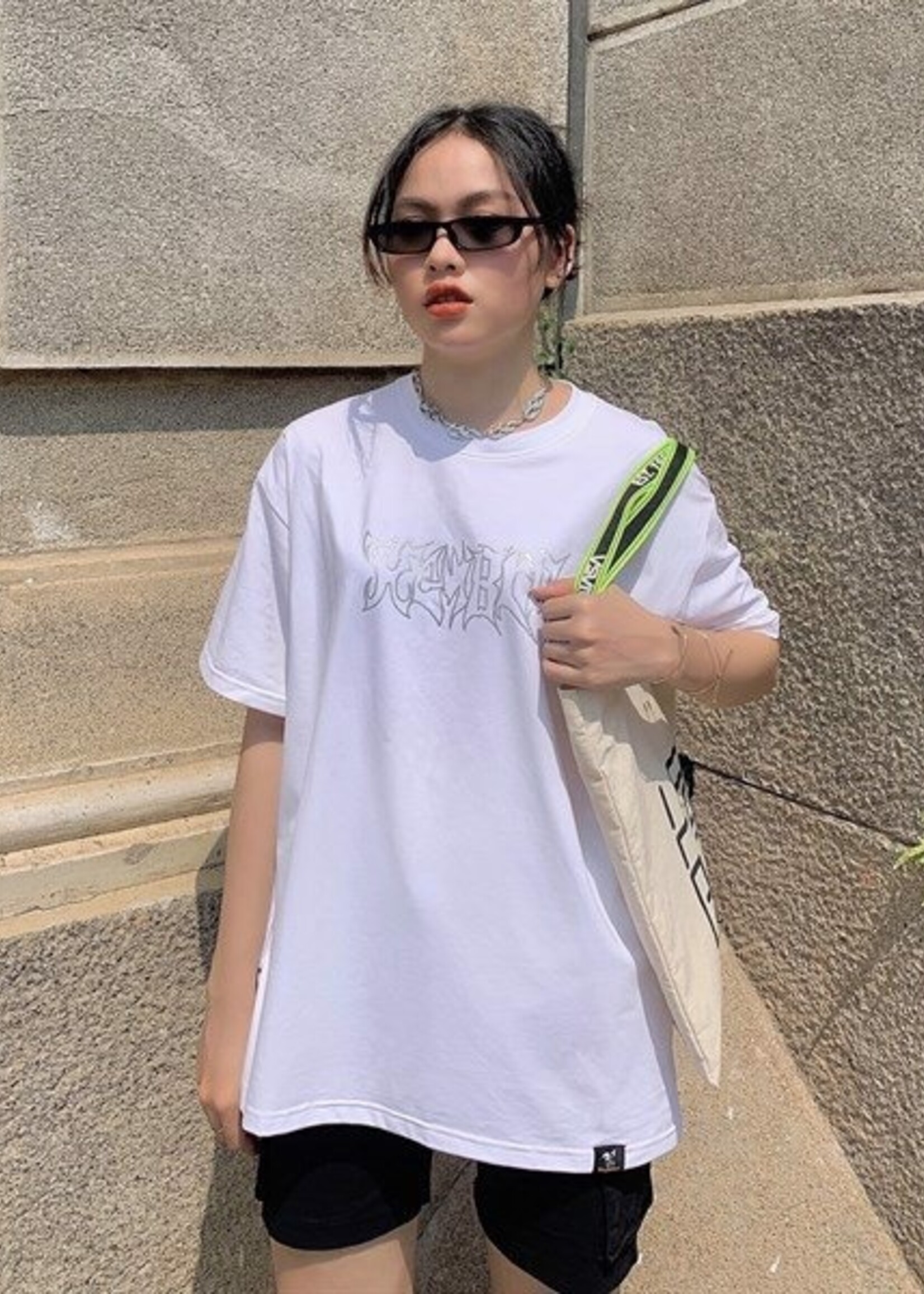 Apple T shirt