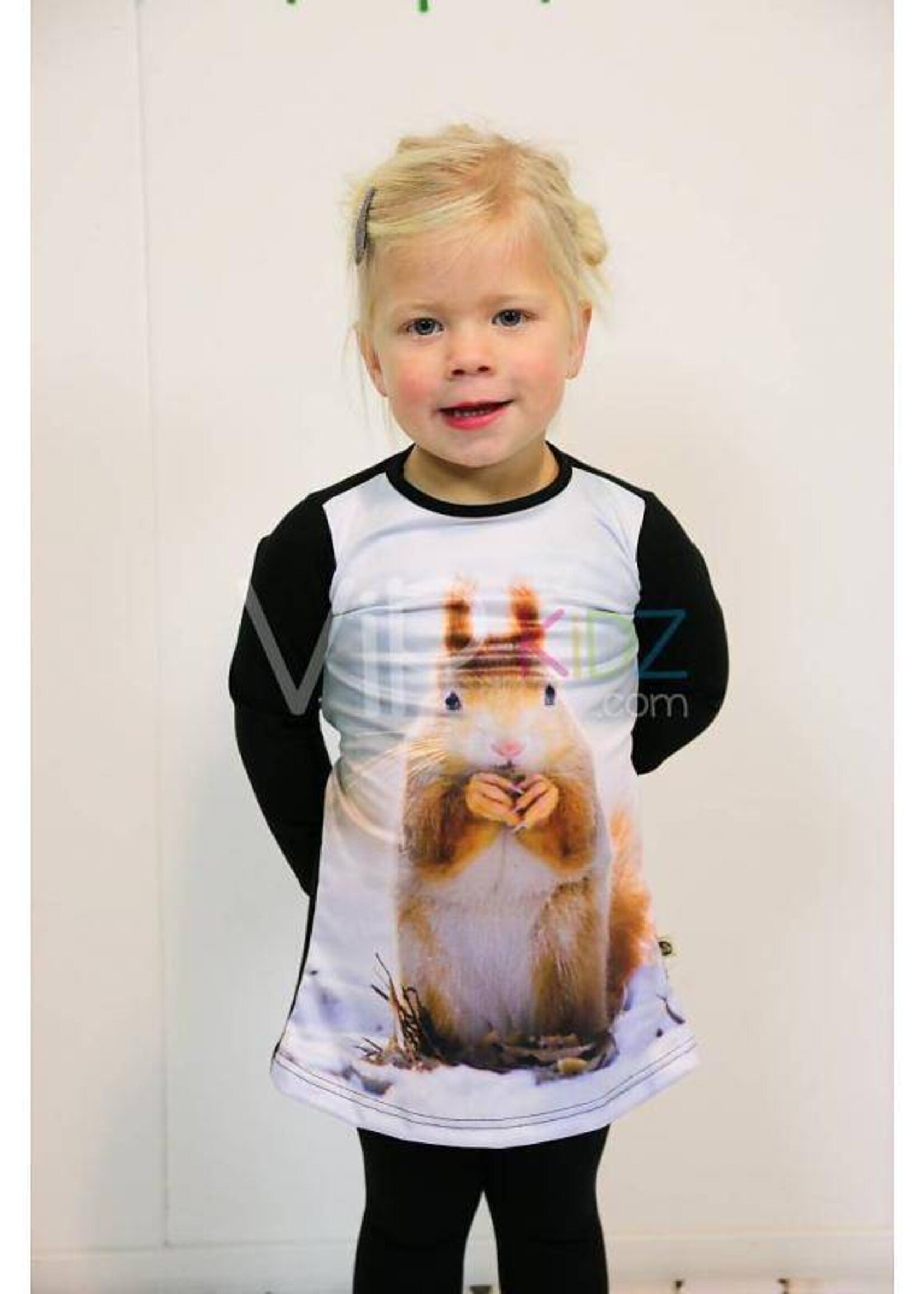 Johnny Brand Vip kidz: WB Jurkje Eekhoorn Zwart_UPC-E Barcode