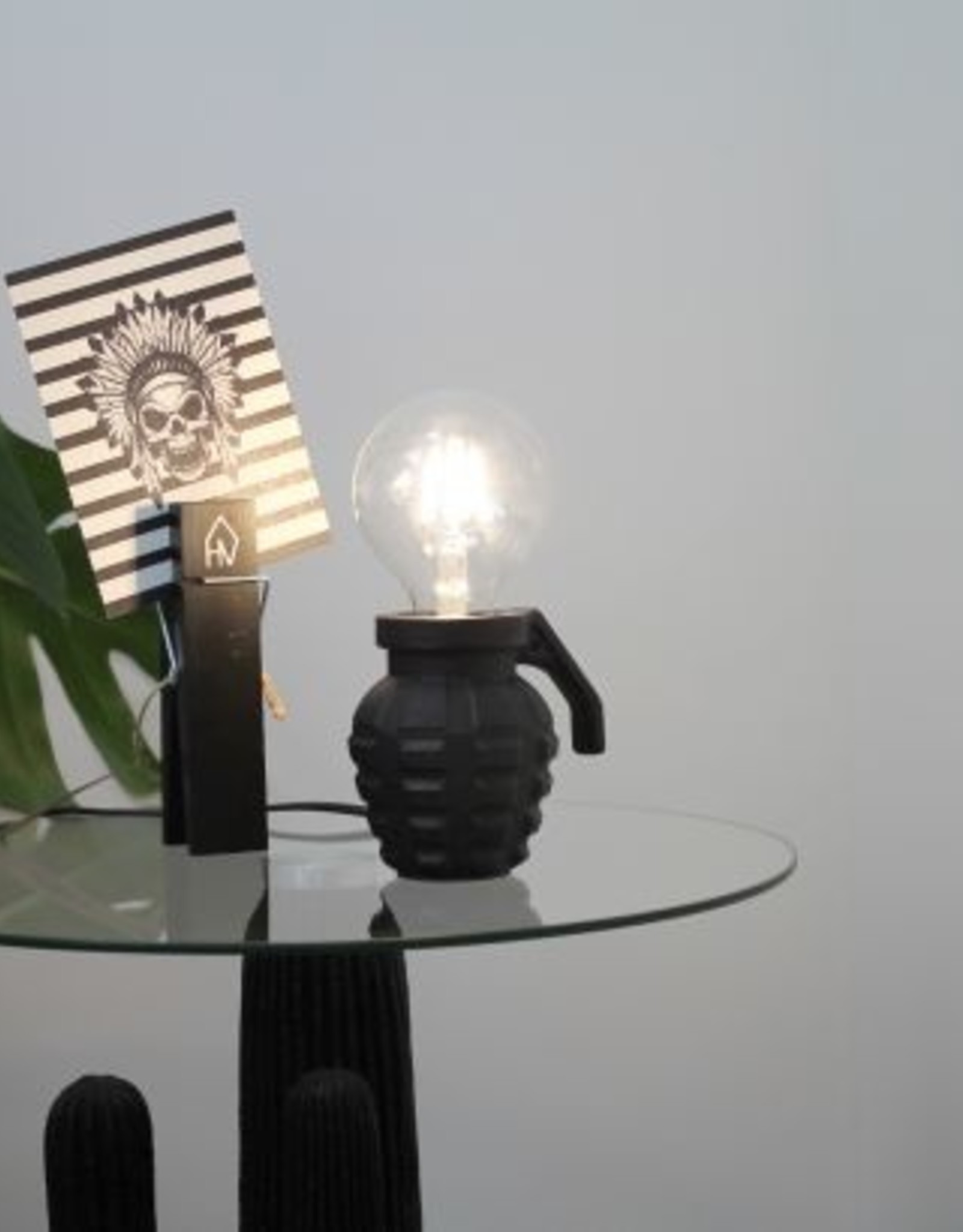 Housevitamin Set lamp en vaas handgranaat