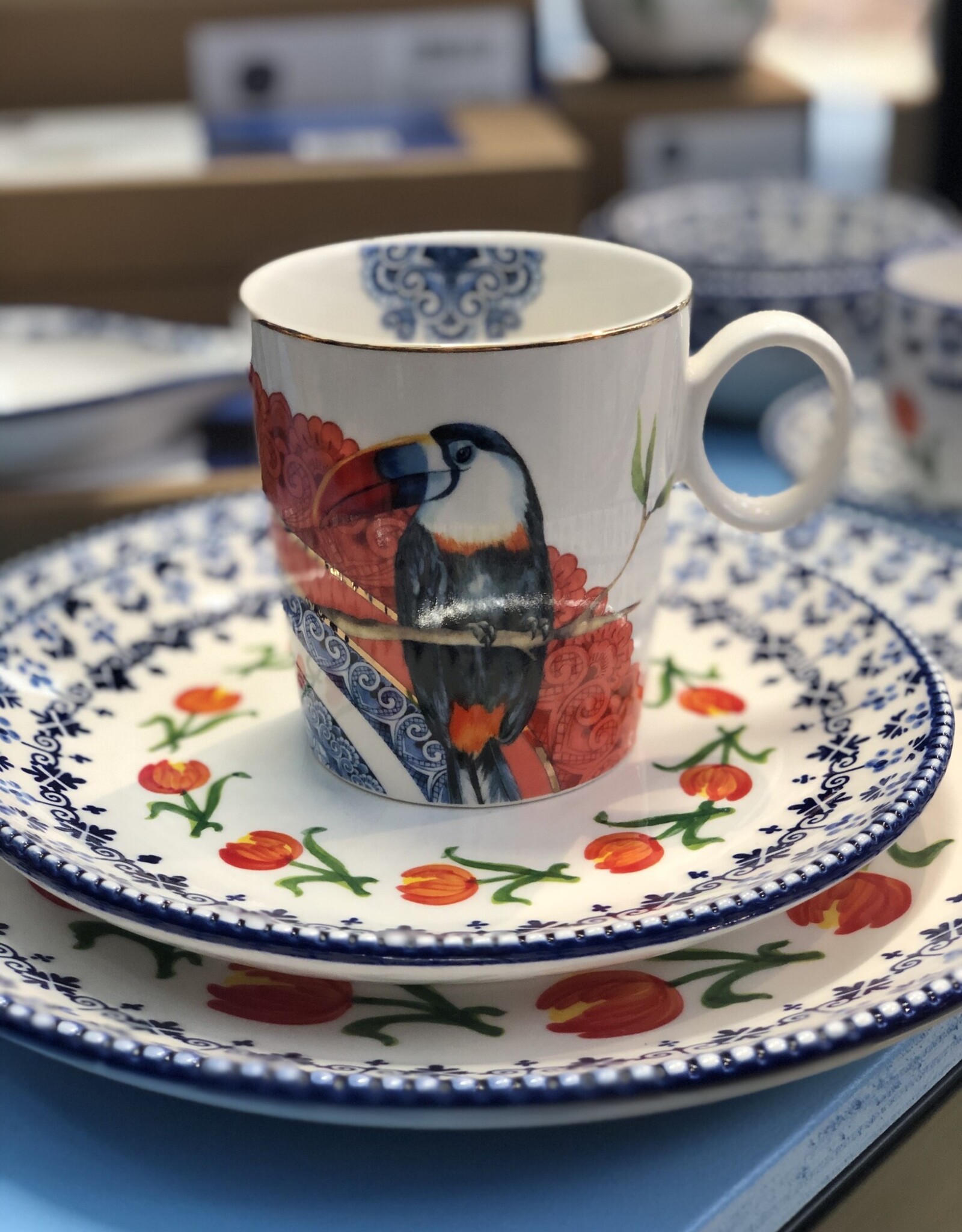 Heinen Delfts Blauw Mok flamingo en toekan - set van 2