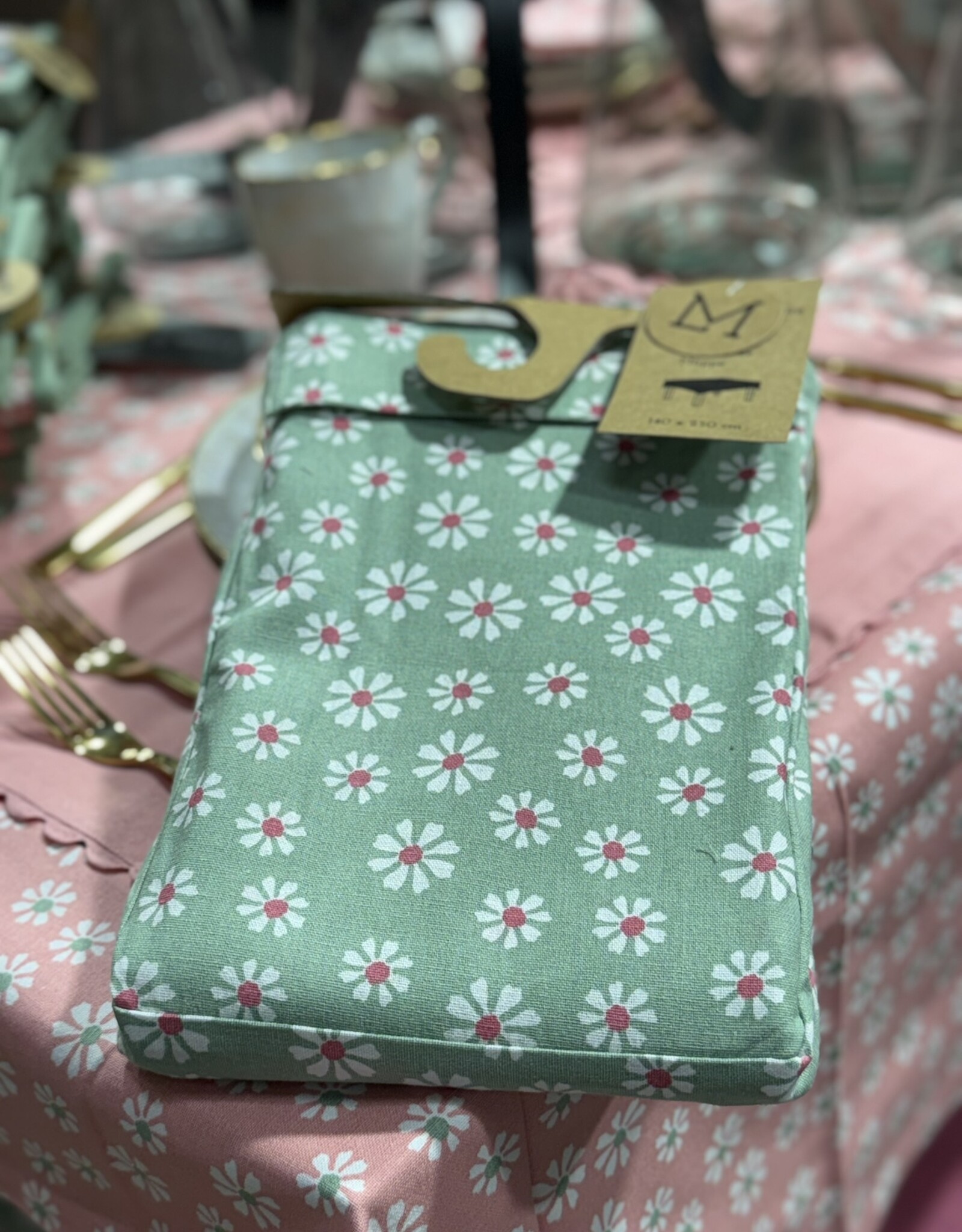 Linen & More Tafellaken  'Daisy Flowers' - groen