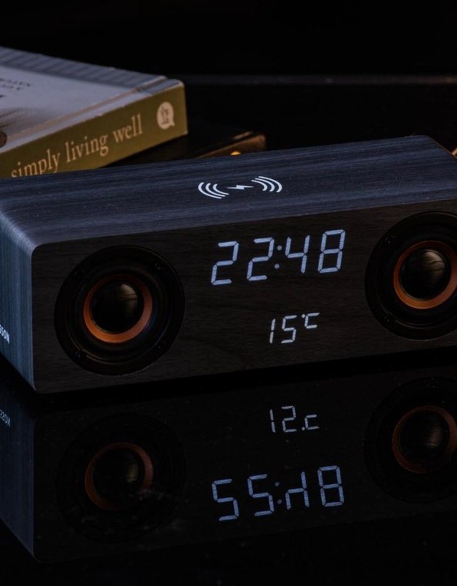 Karlsson Alarm klok classic - BT speaker - zwart