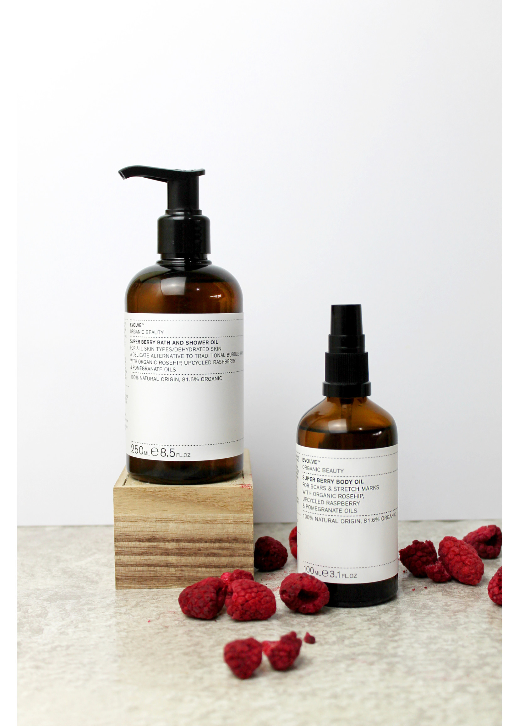 Evolve Organic Beauty  Super Berry Bath & Shower Oil