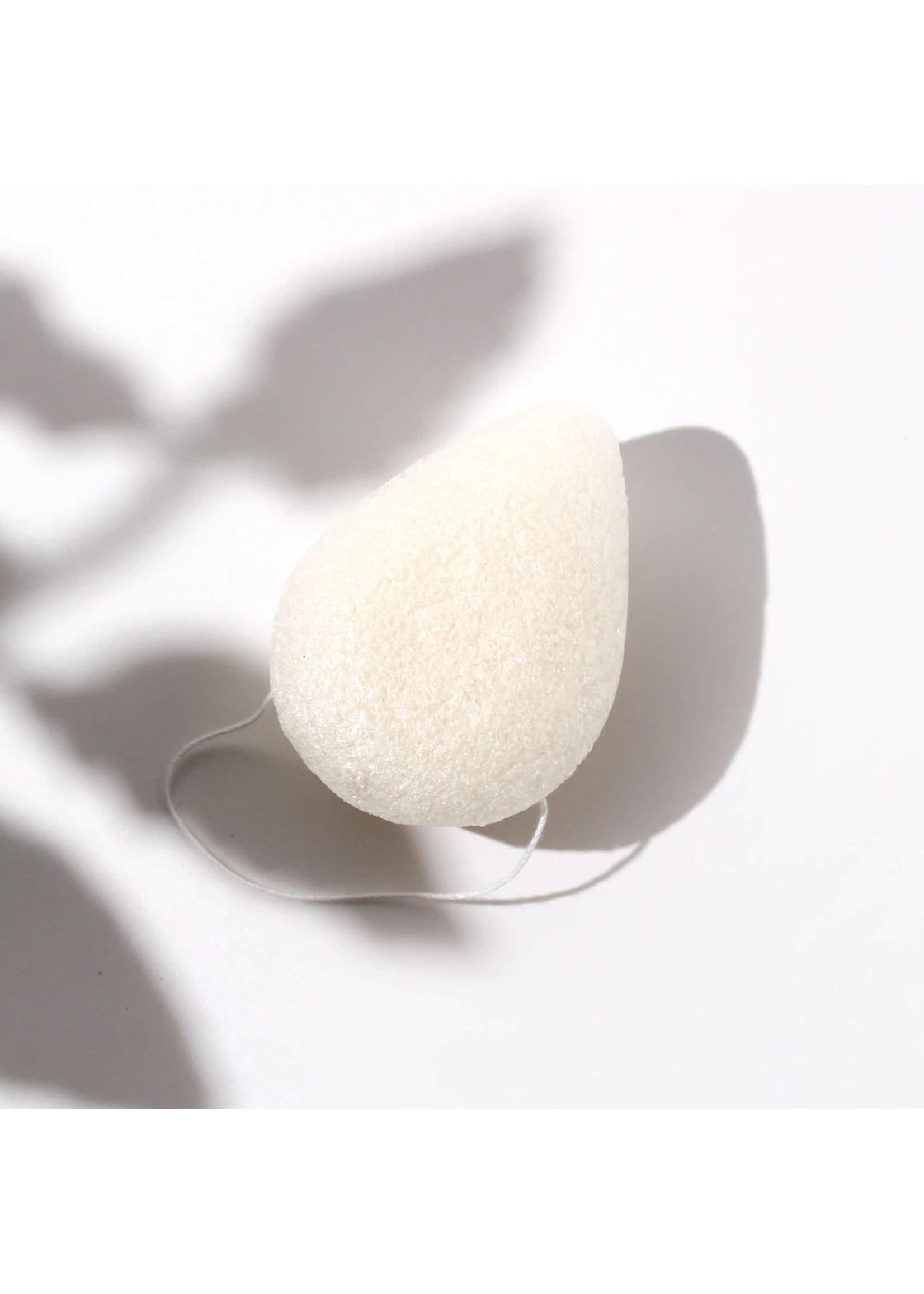 Baie Botanique Skincare Teardrop Konjac Sponge