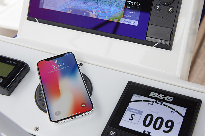 Scanstrut Draadloze telefoonlader vlak (12/24v)