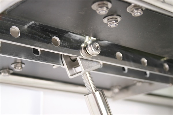 Båtsystem Race 100 Code Zero Plateau