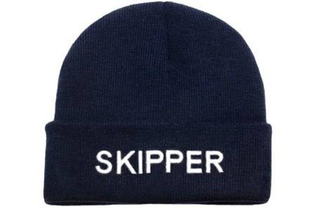 Warme muts met opschrift