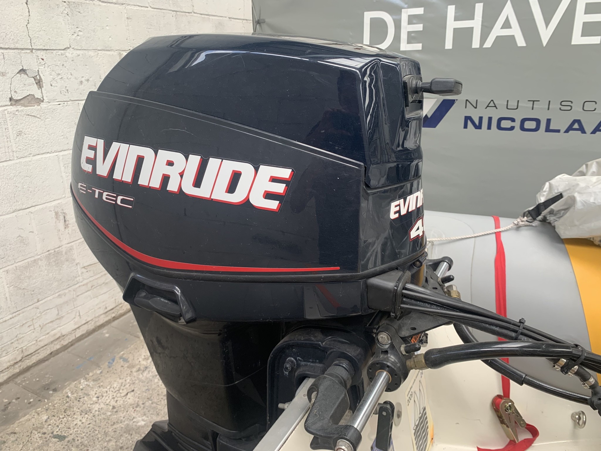 INRUIL! SILLINGER 400 MET 40 PK EVINRUDE E-TEC