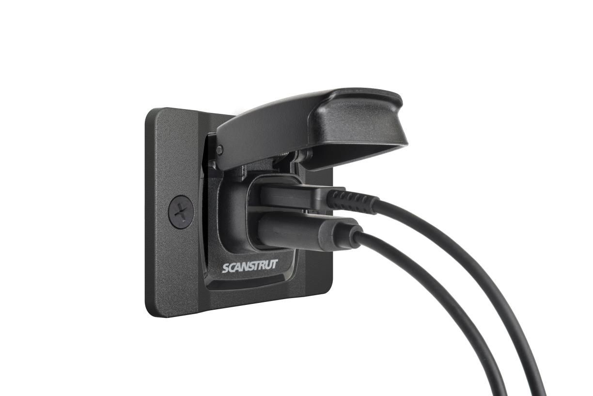 Scanstrut Flip Pro snellader waterdicht IPX4 USB-A en USB-C aansluiting 12 - 24 V met montageplaat