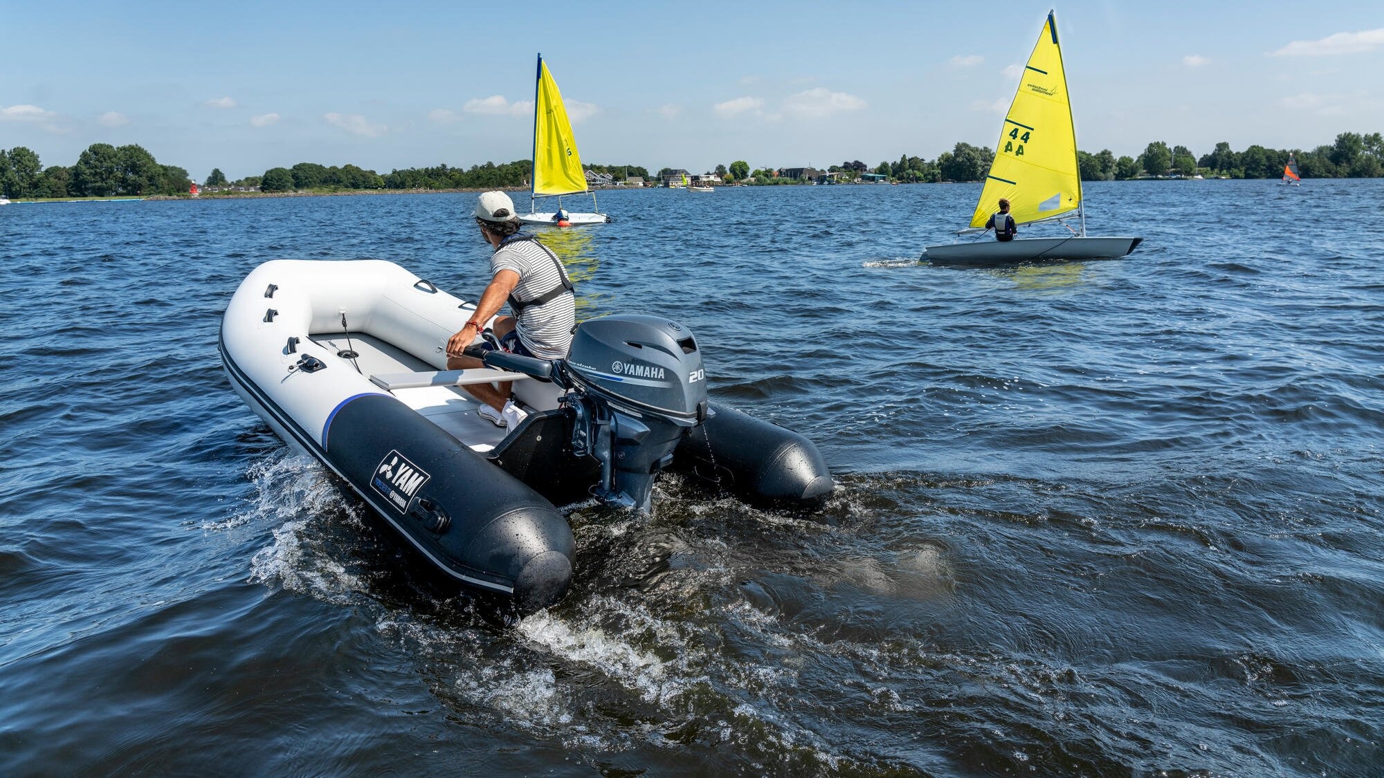 Yamaha Showroommodel Yam 380S rubberboot met aluminium vloerplaten op=op