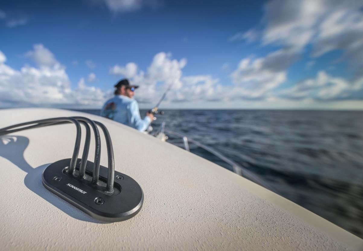 Scanstrut Dekdoorvoer LP aluminium voor meerdere kabels tot 15 mm zwart