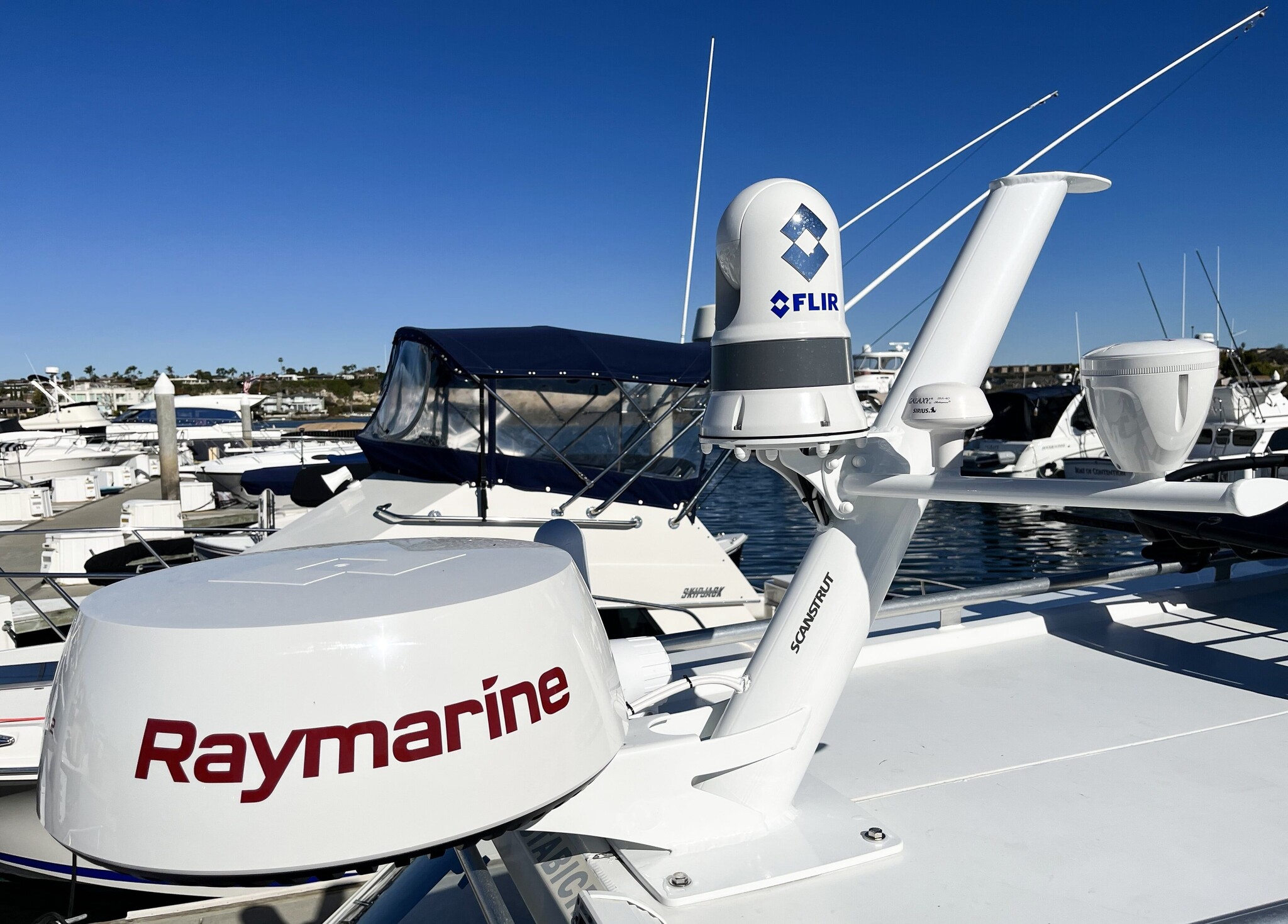 Scanstrut Mast conisch voor radar domes, verlichting, camera en GPS/VHF antenne