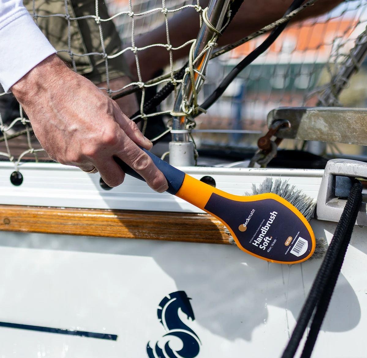 Deckmate Handborstel zacht grijs