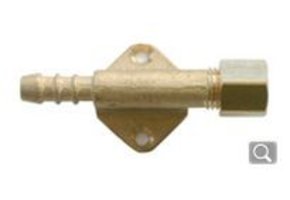  Rechte koppeling op een muurplaat 8 mm knel.