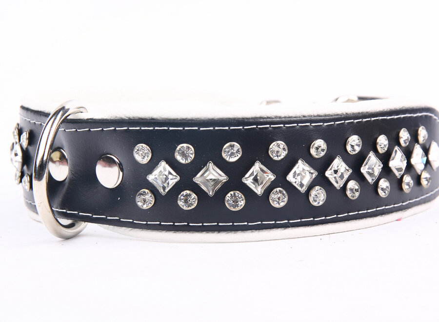 Lederhalsband mit Kristallen
