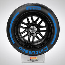 Pirelli Pirelli Wind tunnel Tyre  Blauw regen 18" Scale 1:2