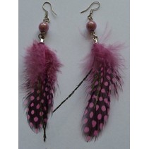 Oorbellen veer licht roze/zwart
