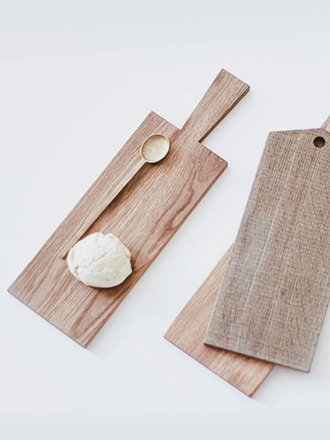 SCHNEIDEBRETT AUS EICHE