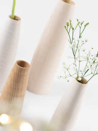 VASEN AUS ESCHENHOLZ