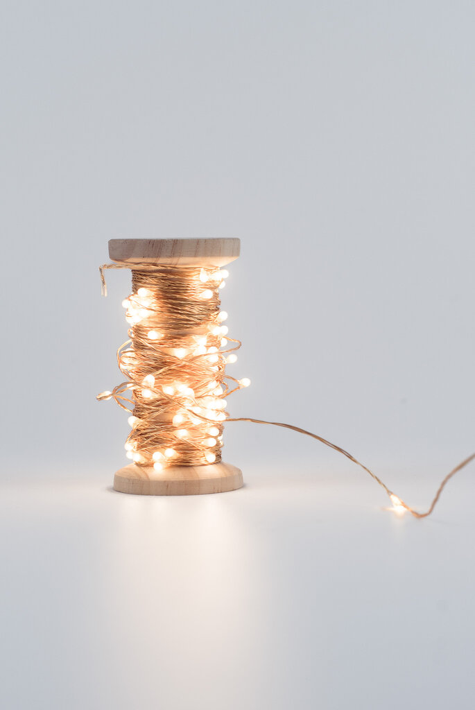 Lichterkette auf der Holzspule