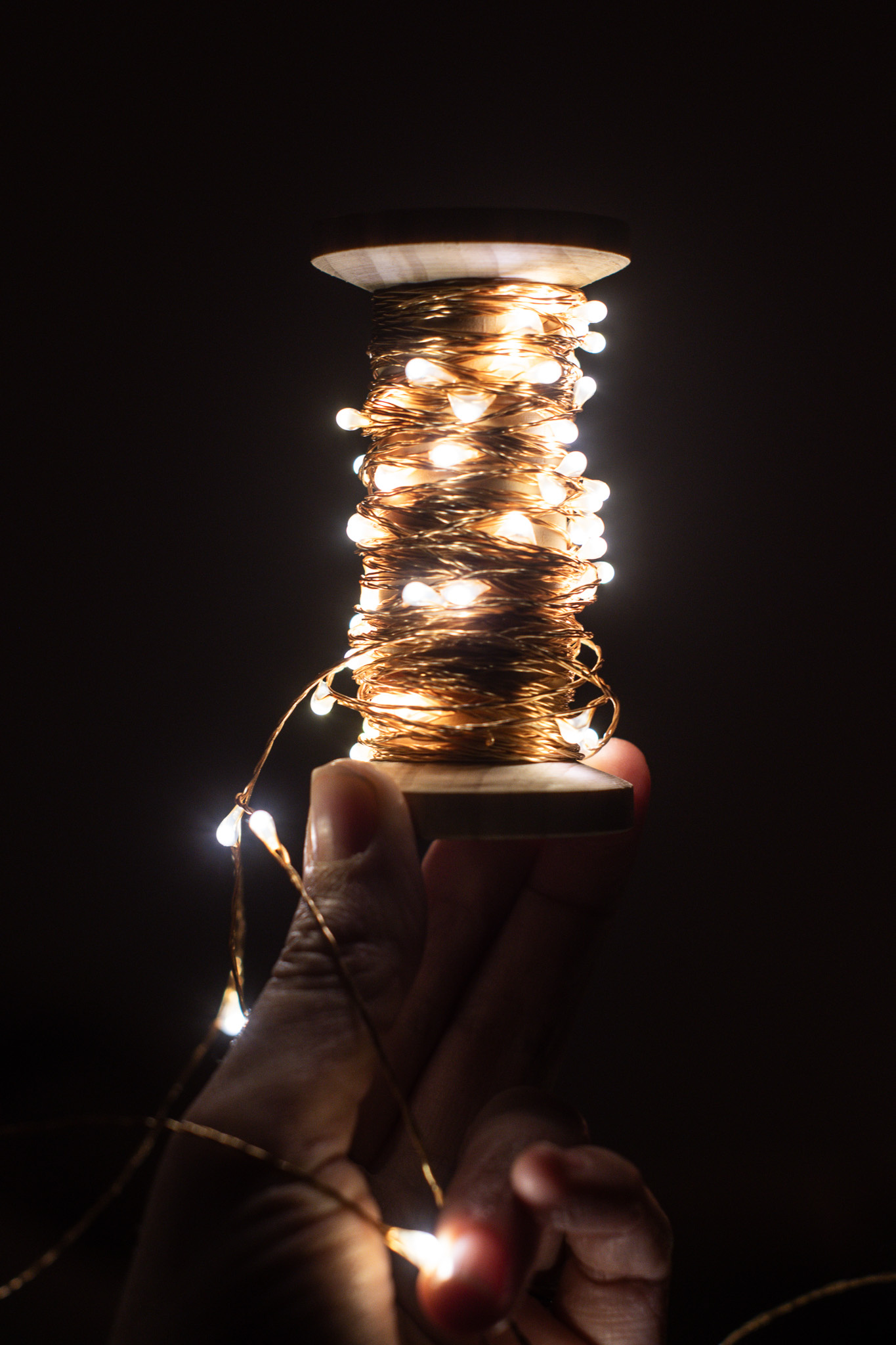Lichterkette auf der Holzspule