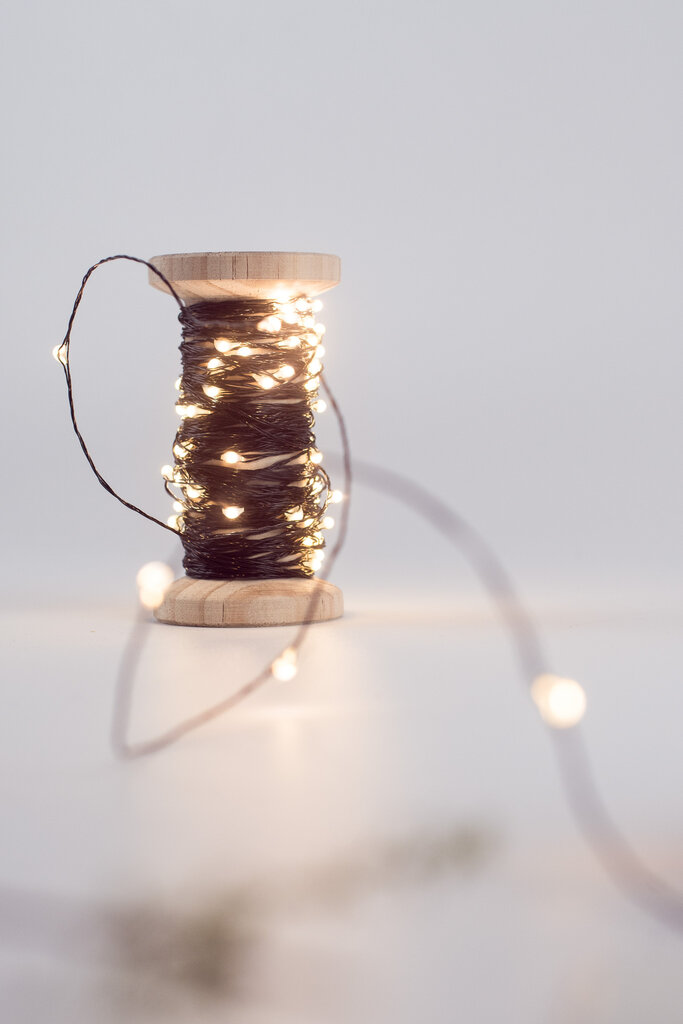 Lichterkette auf der Holzspule