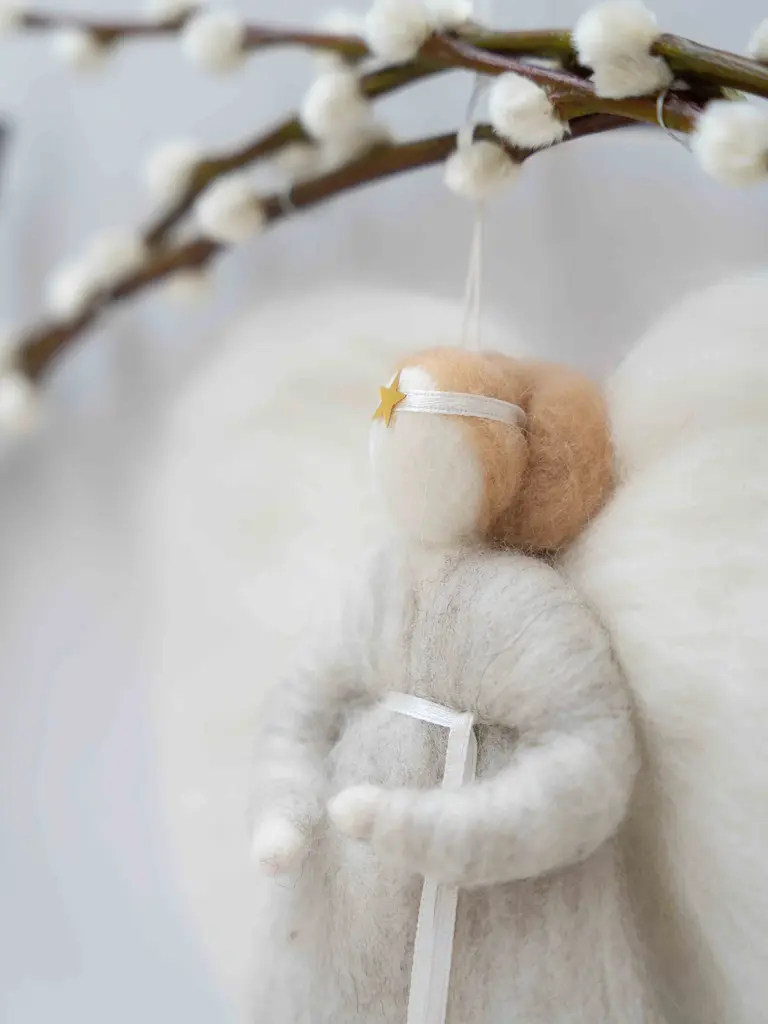 IRINI – Engel aus Merinowolle