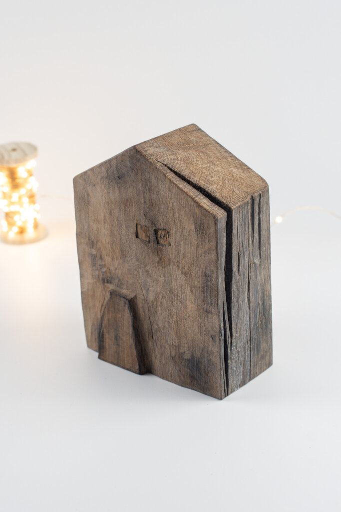 Kleine Altstadthäuser aus alten Häuserbalken