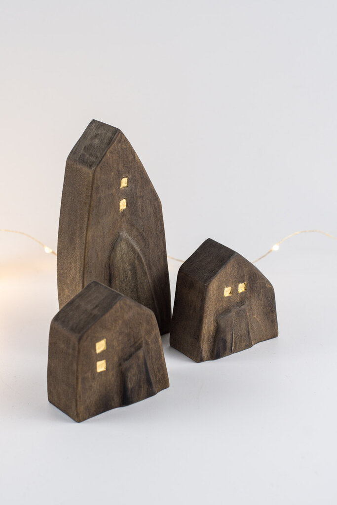 Handgearbeitetes, kleines Holzhaus