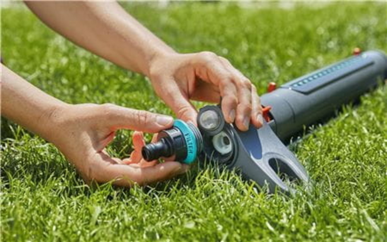 Gardena Zwenksproeier aquazoom m  promo E16 Gardena Zwenksproeier aquazoom m  promo E16