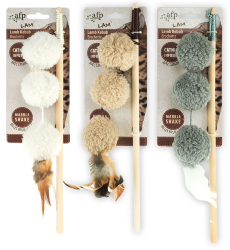 AFP Lamswol - Speelhengel met speelballen en Catnip AFP Lamswol - Speelhengel met speelballen en Catnip