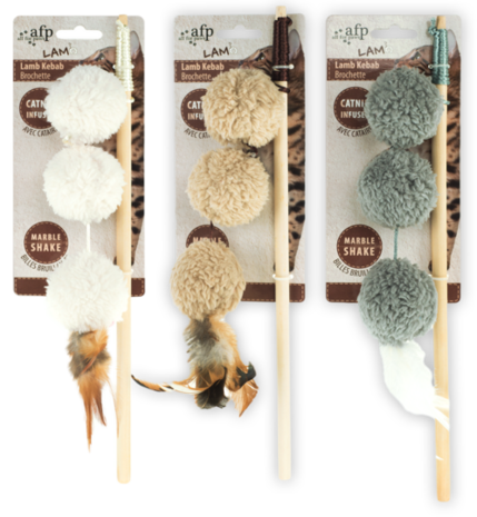 AFP Lamswol - Speelhengel met speelballen en Catnip AFP Lamswol - Speelhengel met speelballen en Catnip
