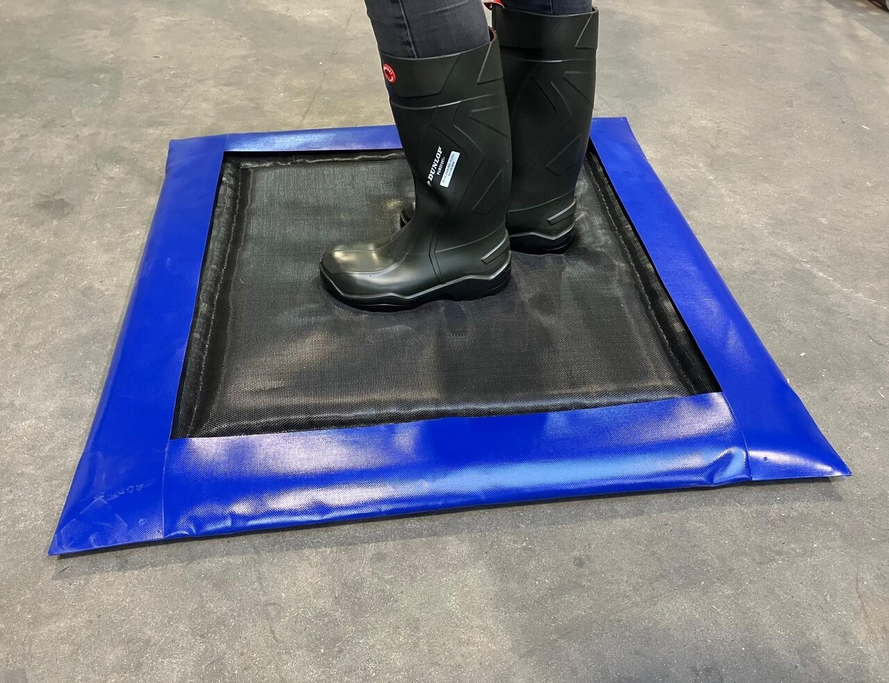 Agriprom Desinfectiemat met opvanghoes 60 x 90 cm Agriprom Desinfectiemat met opvanghoes 60 x 90 cm