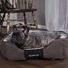 Scruffs Hondenmand Zacht en Stevig, Anti-Slip en Wasbaar - Scruffs Chester Box Bed - in Grijs en Bruin in maat S tot XL Scruffs Hondenmand Zacht en Stevig, Anti-Slip en Wasbaar - Scruffs Chester Box Bed - in Grijs en Bruin in maat S tot XL