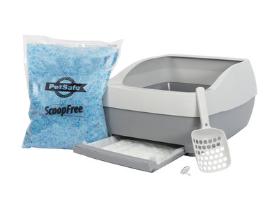 PetSafe® Deluxe silicaat kattenbakvullingssysteem inc. één zak met PetSafe™ kristallen kattenbakvulling, een plaskussen en een schep met een ophanghaak