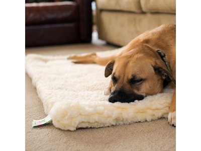 HuggleHounds - Wasbare Fleece Hondenmat van Lamswol voor benches of als los kussen - In Naturel of Grijs - S/M/L/XL/XXL
