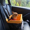 Kurgo Kurgo Skybox Booster Seat - Verhoogde autostoel met eenvoudige bevestiging voor kleine honden tot 13kg - Zwart/Oranje 30x40x20cm Kurgo Kurgo Skybox Booster Seat - Verhoogde autostoel met eenvoudige bevestiging voor kleine honden tot 13kg - Zwart/Oranje 30x40x20cm