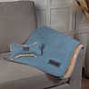 Scruffs Scruffs Cosy Blanket & Bone Toy Set - Welkomstcadeau voor Puppy‘s - Dubbelzijdige deken met Pluche Knuffel - Blauw of Roze - 110 x 72, 5 cm Scruffs Scruffs Cosy Blanket & Bone Toy Set - Welkomstcadeau voor Puppy‘s - Dubbelzijdige deken met Pluche Knuffel - Blauw of Roze - 110 x 72, 5 cm