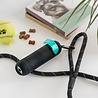 Kong Kong HandiPod Flashlight Dispenser - Poepzakhouder met zaklamp en handige karabijnhaak - Regular of Mini Kong Kong HandiPod Flashlight Dispenser - Poepzakhouder met zaklamp en handige karabijnhaak - Regular of Mini