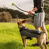 Kong Kong HandiPod Launch - Werpstok voor honden met ingebouwde poepzakhouder in het handvat - Inclusief bal en twee rollen poepzakjes Kong Kong HandiPod Launch - Werpstok voor honden met ingebouwde poepzakhouder in het handvat - Inclusief bal en twee rollen poepzakjes