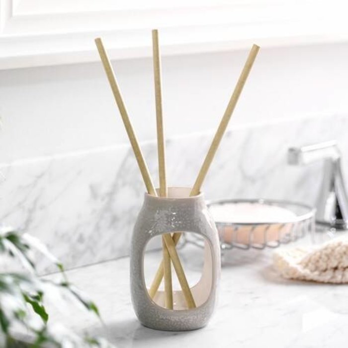 Yankee Candle Yankee Candle Black Coconut Pre-Fragranced Reed Diffuser Starter Kit